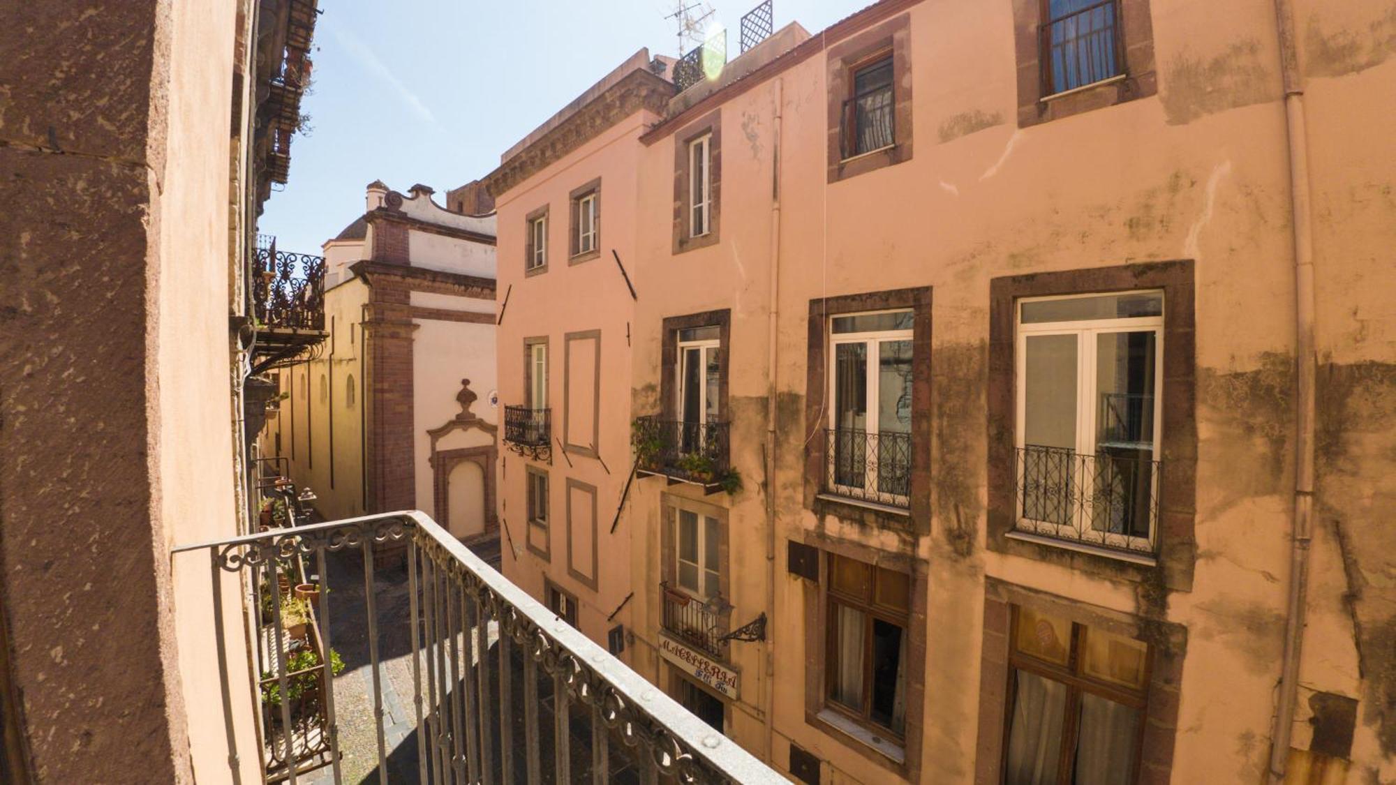 Sardinian Gallery Corso Bosa Room photo